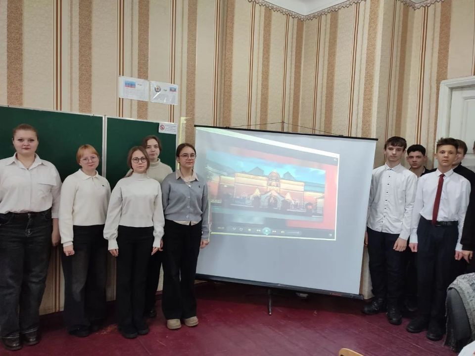 Сегодня, 19 января, в стенах "Станично-Луганской средней школы имени Грекова П.М." состоялось очередное занятие в рамках проекта «Разговоры о важном» Сегодня, 19 января, в стенах "Станично-Луганской средней школы имени Грекова П.М." состоялось очередное занятие в рамках проекта «Разговоры о важном»