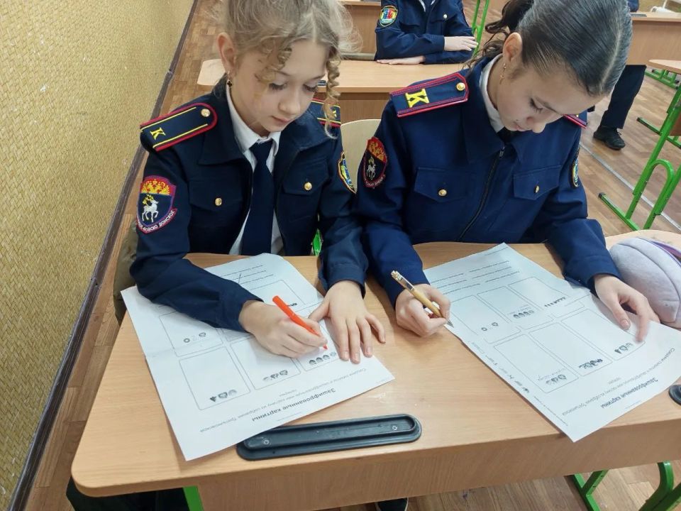 Сегодня, 19 января, в стенах "Станично-Луганской средней школы имени Грекова П.М." состоялось очередное занятие в рамках проекта «Разговоры о важном» Сегодня, 19 января, в стенах "Станично-Луганской средней школы имени Грекова П.М." состоялось очередное занятие в рамках проекта «Разговоры о важном»