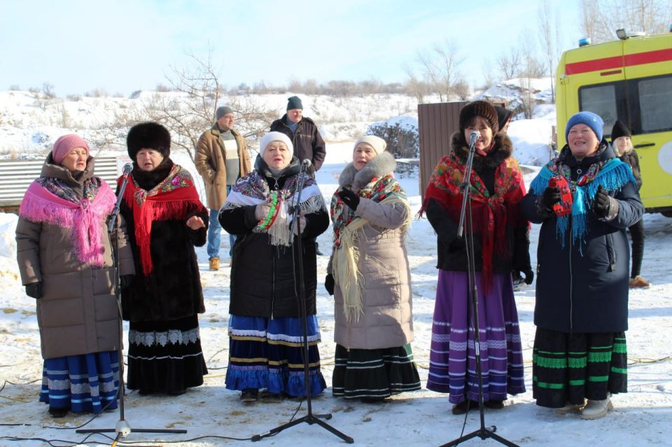 Сегодня, в светлый праздник Крещения Господня, настоятель Храма в честь Благовещения Пресвятой Богородицы протоиерей Дмитрий Притула совершил обряд водоосвящения на Краснодонском городском карьере Сегодня, в светлый праздник Крещения Господня, настоятель Храма в честь Благовещения Пресвятой Богородицы протоиерей Дмитрий Притула совершил обряд водоосвящения на Краснодонском городском карьере