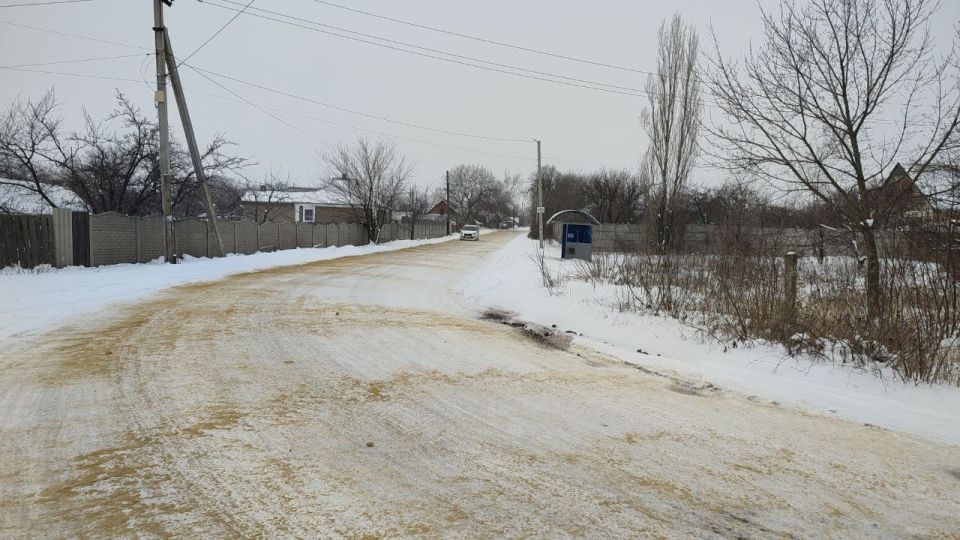 Продолжается работа по расчистке улично-дорожной сети в поселках Продолжается работа по расчистке улично-дорожной сети в поселках