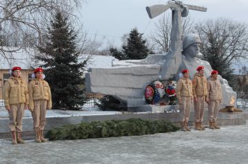 Виталий Коваленко: Сегодня, у Братской могилы советских воинов, погибших в годы Великой Отечественной войны, состоялся митинг, посвященный 83-й годовщине освобождения Беловодского района от немецко-фашистских захватчиков
