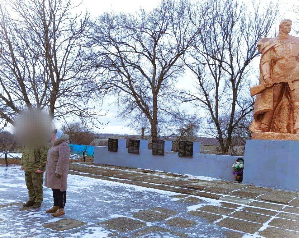 Панихида в селе Плугатарь. 18 января в селе Плугатарь состоялась панихида, приуроченная к освобождению сел Плугатарь и Новоспасовка от немецко-фашистских захватчиков в годы Великой Отечественной войны Панихида в селе Плугатарь. 18 января в селе Плугатарь состоялась панихида, приуроченная к освобождению сел Плугатарь и Новоспасовка от немецко-фашистских захватчиков в годы Великой Отечественной войны