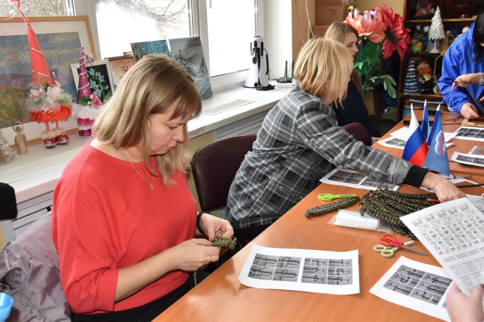 «Za Победу»: активисты Первомайского местного отделения «Единой России» с новыми силами приступили к изготовлению помощи для фронта «Za Победу»: активисты Первомайского местного отделения «Единой России» с новыми силами приступили к изготовлению помощи для фронта