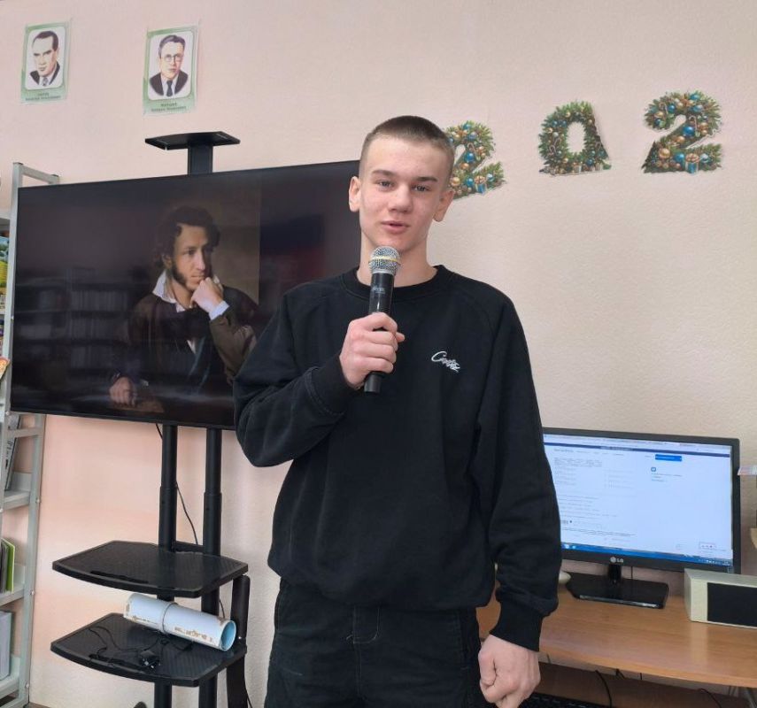 В библиотеке провели тематическую вечеринку «Читай и зажигай!» В библиотеке провели тематическую вечеринку «Читай и зажигай!»