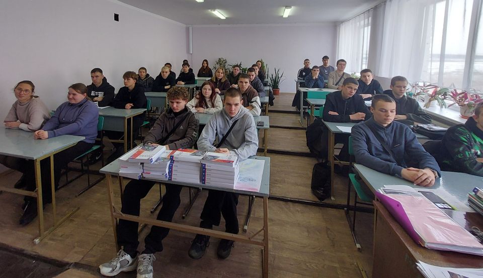 19 января Центральная районная библиотека посёлка Новосветловка в рамках Года единства народов, провела яркое и увлекательное мероприятие — интерактивную игру, посвящённую многообразию культур России 19 января Центральная районная библиотека посёлка Новосветловка в рамках Года единства народов, провела яркое и увлекательное мероприятие — интерактивную игру, посвящённую многообразию культур России