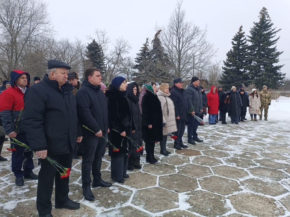 Станично-Луганские единороссы приняли участие в митинге ко Дню освобождения Станично-Луганского района Станично-Луганские единороссы приняли участие в митинге ко Дню освобождения Станично-Луганского района