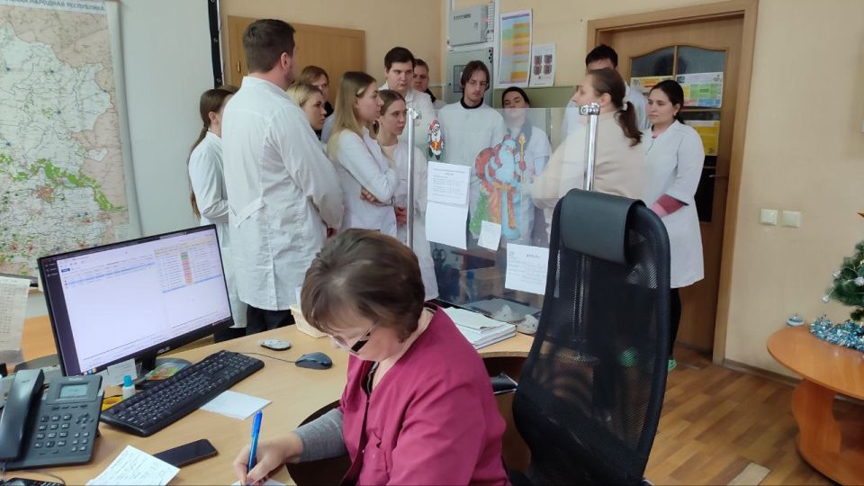 Для студентов ЛГМУ им. Свт. Луки была организована профориентационная экскурсия в Луганский центр медицины катастроф Для студентов ЛГМУ им. Свт. Луки была организована профориентационная экскурсия в Луганский центр медицины катастроф