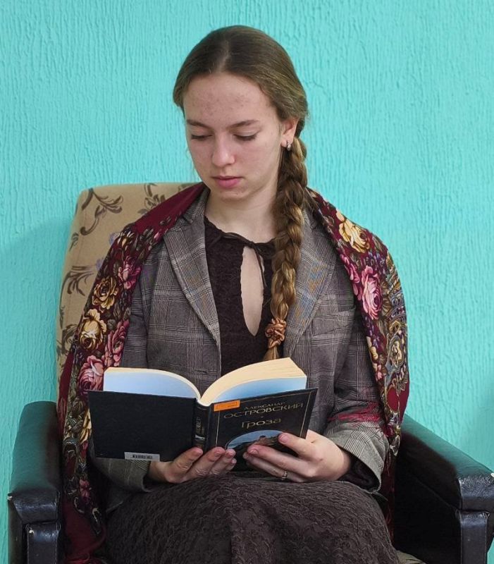 В библиотеке провели тематическую вечеринку «Читай и зажигай!» В библиотеке провели тематическую вечеринку «Читай и зажигай!»
