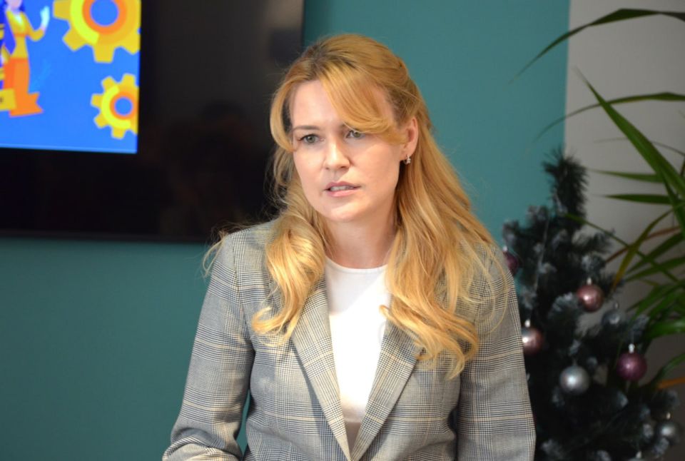 Марина Филиппова: Встреча с сенатором РФ: Новоайдарский округ принимает Дарью Лантратову Марина Филиппова: Встреча с сенатором РФ: Новоайдарский округ принимает Дарью Лантратову
