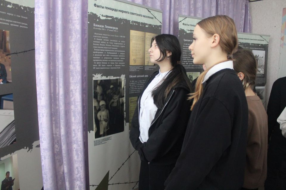 В Лотиковской школе состоялась презентация выставки «Без срока давности» В Лотиковской школе состоялась презентация выставки «Без срока давности»