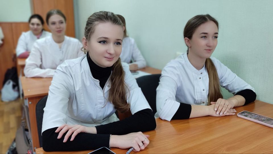 Для студентов ЛГМУ им. Свт. Луки была организована профориентационная экскурсия в Луганский центр медицины катастроф Для студентов ЛГМУ им. Свт. Луки была организована профориентационная экскурсия в Луганский центр медицины катастроф