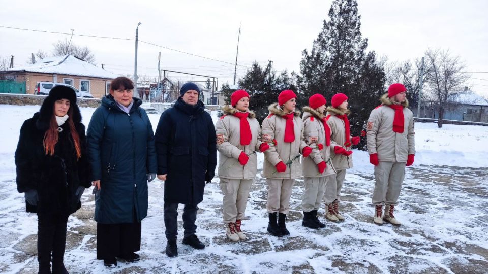 Станично-Луганские единороссы приняли участие в митинге ко Дню освобождения Станично-Луганского района Станично-Луганские единороссы приняли участие в митинге ко Дню освобождения Станично-Луганского района