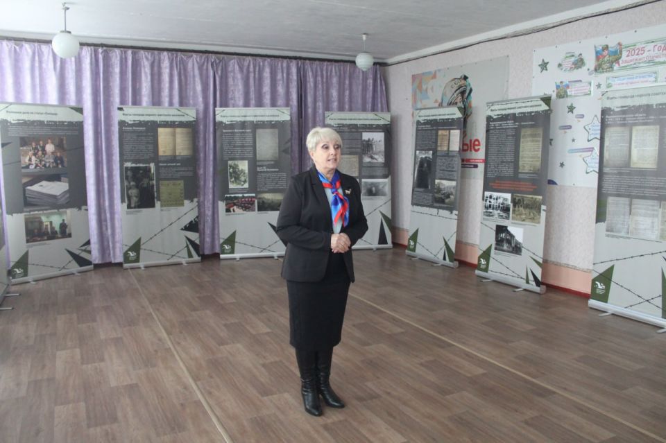 В Лотиковской школе состоялась презентация выставки «Без срока давности» В Лотиковской школе состоялась презентация выставки «Без срока давности»