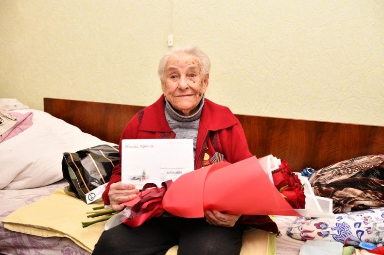 Долгожительница из Свердловского округа получила поздравление из Кремля Долгожительница из Свердловского округа получила поздравление из Кремля
