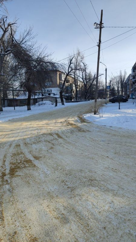 Андрей Рубанцов: МУП «ЖЭК» города Ровеньки продолжает обеспечивать безопасность ровенчан в зимний период Андрей Рубанцов: МУП «ЖЭК» города Ровеньки продолжает обеспечивать безопасность ровенчан в зимний период