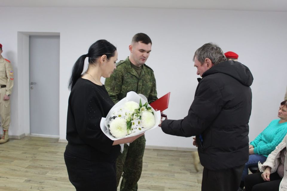 Юлия Кожухарь: В Новопсковском муниципальном округе прошло торжественное вручение посмертных государственных наград героям-землякам Юлия Кожухарь: В Новопсковском муниципальном округе прошло торжественное вручение посмертных государственных наград героям-землякам
