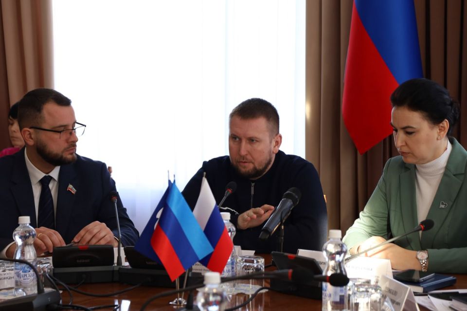 Яна Пащенко: Фракция «Единой России» в Совете Луганска и Администрация города подписали соглашение о сотрудничестве на 2026 год Яна Пащенко: Фракция «Единой России» в Совете Луганска и Администрация города подписали соглашение о сотрудничестве на 2026 год
