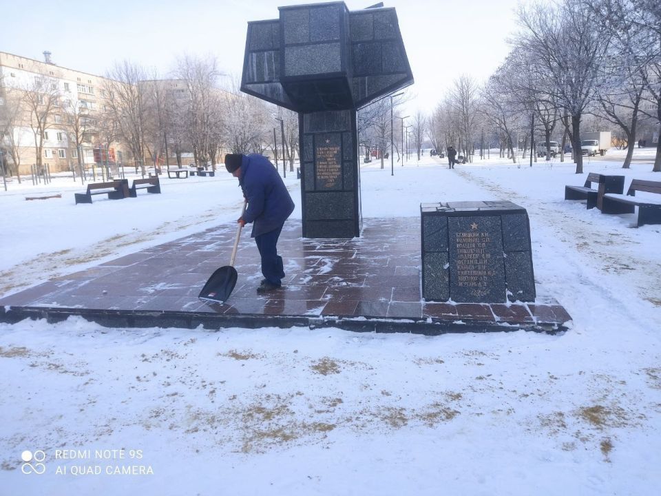 Андрей Рубанцов: МУП «ЖЭК» города Ровеньки продолжает обеспечивать безопасность ровенчан в зимний период Андрей Рубанцов: МУП «ЖЭК» города Ровеньки продолжает обеспечивать безопасность ровенчан в зимний период