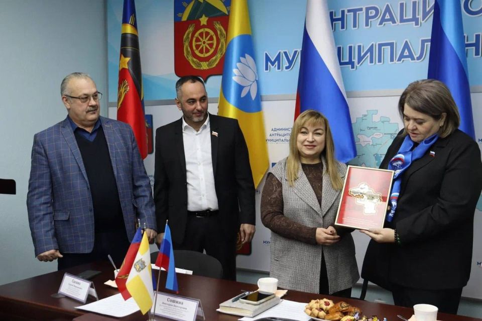 Антрацитовский муниципальный округ с рабочим визитом посетила делегация Думы города Невинномысска Ставропольского края Антрацитовский муниципальный округ с рабочим визитом посетила делегация Думы города Невинномысска Ставропольского края