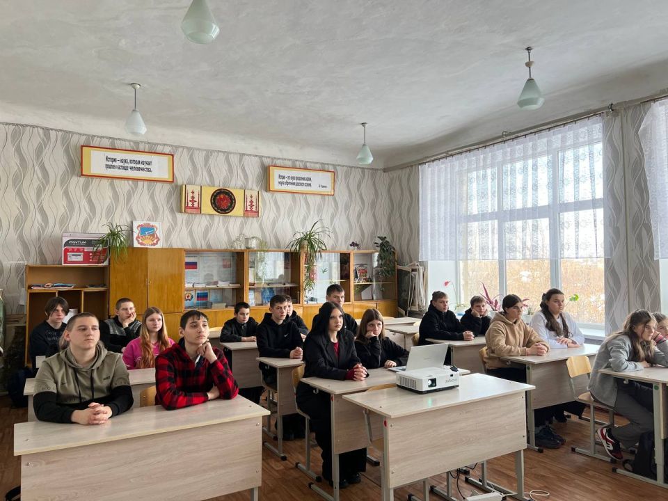 Никто не забыт, ничто не забыто: Урок мужества в Кировской СШ №3 Никто не забыт, ничто не забыто: Урок мужества в Кировской СШ №3
