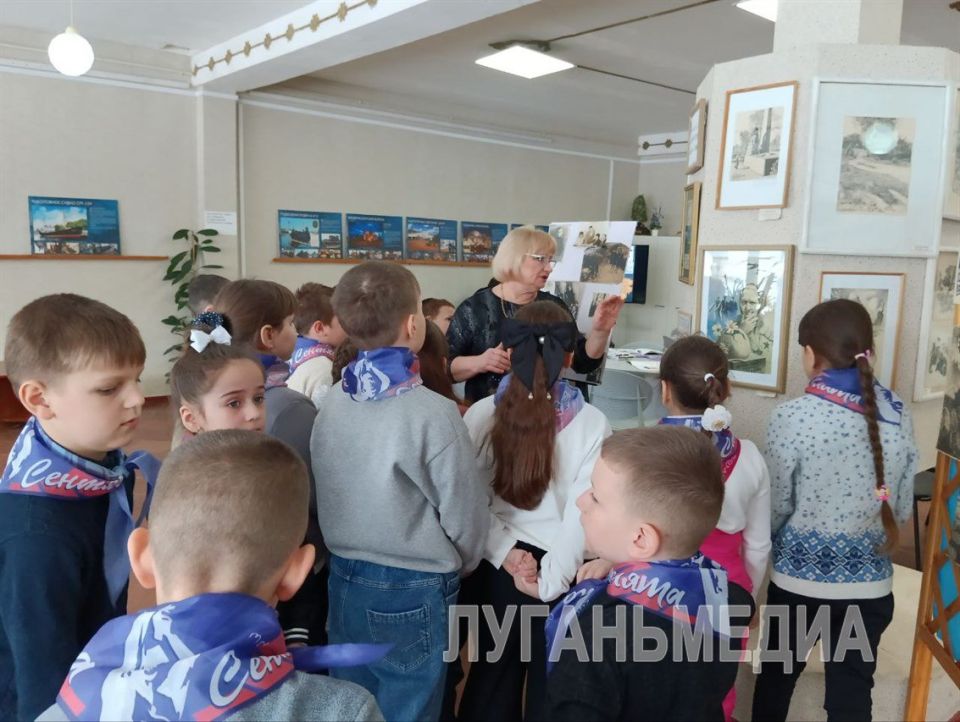 В Кировском городском музее состоялось мероприятие «Зинченко Н. Д. – основатель кировской картинной галереи» В Кировском городском музее состоялось мероприятие «Зинченко Н. Д. – основатель кировской картинной галереи»