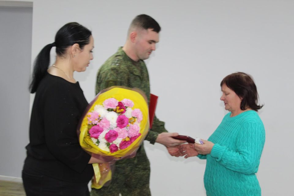 Юлия Кожухарь: В Новопсковском муниципальном округе прошло торжественное вручение посмертных государственных наград героям-землякам Юлия Кожухарь: В Новопсковском муниципальном округе прошло торжественное вручение посмертных государственных наград героям-землякам