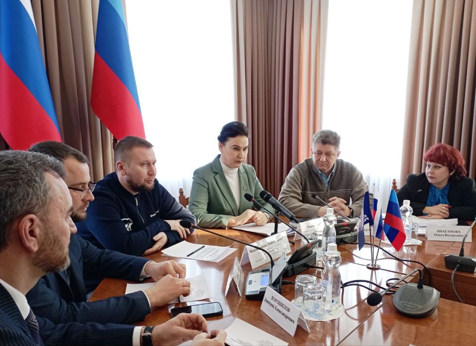 Яна Пащенко: Фракция «Единой России» в Совете Луганска и Администрация города подписали соглашение о сотрудничестве на 2026 год Яна Пащенко: Фракция «Единой России» в Совете Луганска и Администрация города подписали соглашение о сотрудничестве на 2026 год