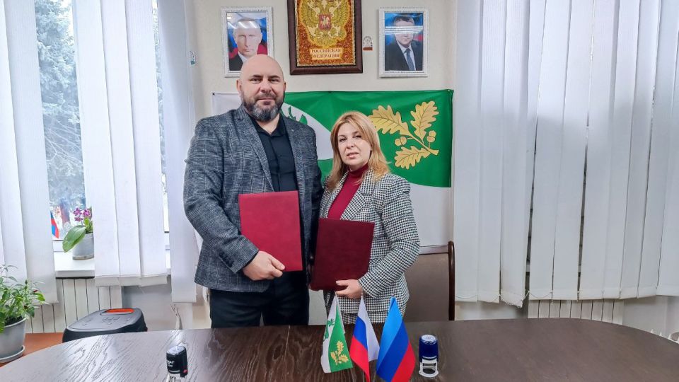 Вячеслав Третьяков: Состоялась важная рабочая встреча, в которой приняли участие Председатель Совета регионального отделения общероссийской общественной организации "Ассоциация юристов России" в ЛНР Виктория Тютюнникова... Вячеслав Третьяков: Состоялась важная рабочая встреча, в которой приняли участие Председатель Совета регионального отделения общероссийской общественной организации "Ассоциация юристов России" в ЛНР Виктория Тютюнникова...