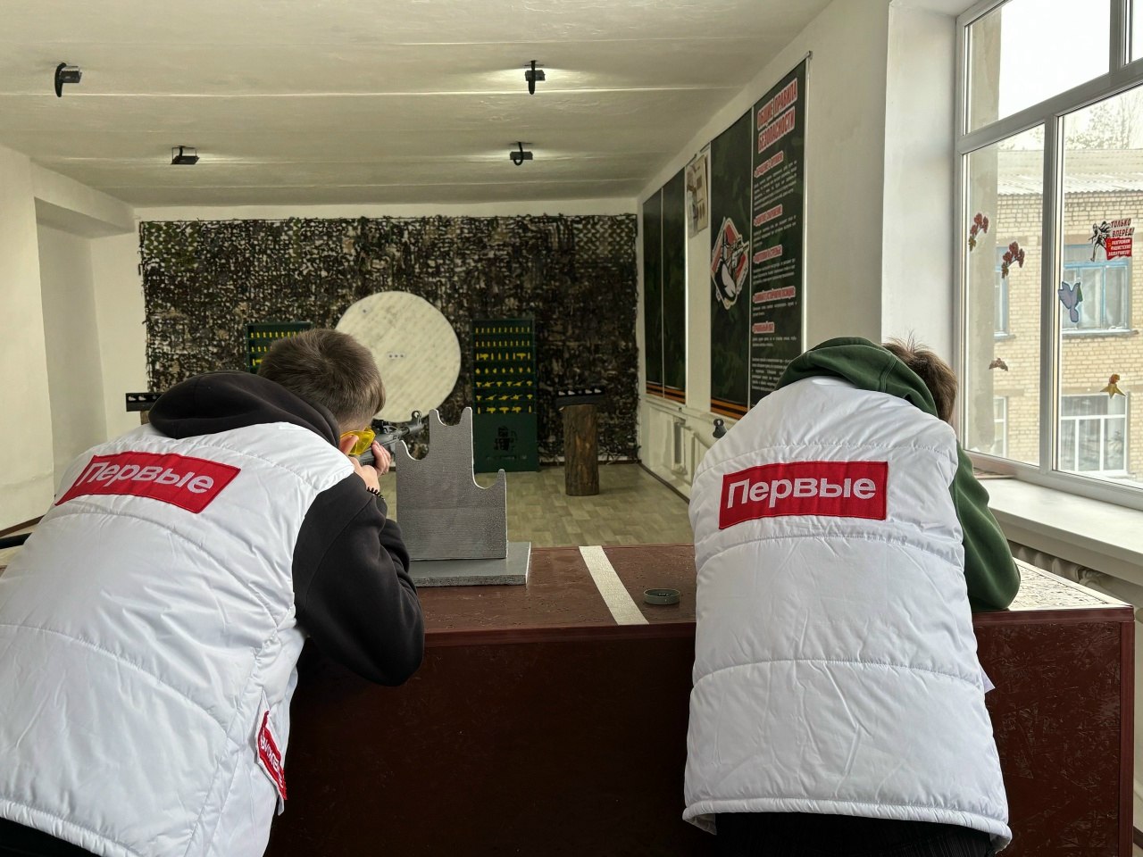 В Ровеньковском технико- экономическом колледже активно работает студенческий тир "СтрелОК"! В Ровеньковском технико- экономическом колледже активно работает студенческий тир "СтрелОК"!