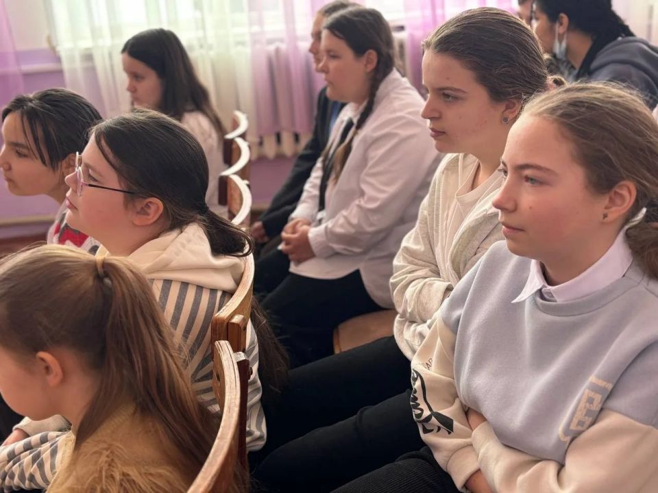 В Ровеньковских образовательных учреждениях прошли мероприятия по безопасности на дороге В Ровеньковских образовательных учреждениях прошли мероприятия по безопасности на дороге