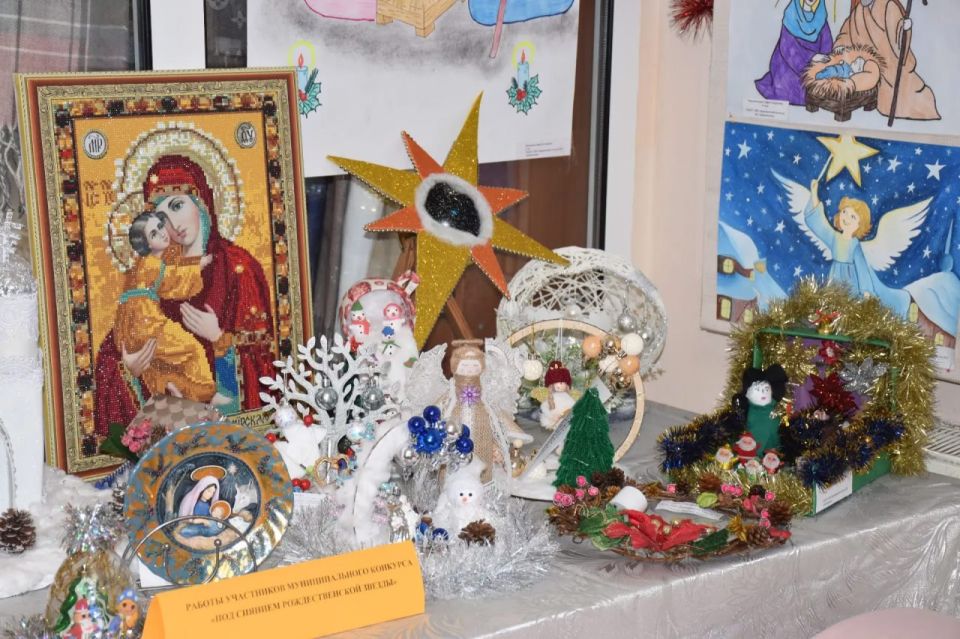 В Брянке определили победителей муниципального конкурса «Под сиянием Рождественской звезды», приуроченного к Великому православному празднику – Рождеству Христову В Брянке определили победителей муниципального конкурса «Под сиянием Рождественской звезды», приуроченного к Великому православному празднику – Рождеству Христову