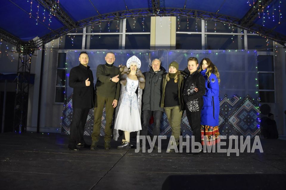 Благотворительный фестиваль-концерт от добровольческого отряда «ОПЛОТ» Ленинградской области состоялся в Марковке Благотворительный фестиваль-концерт от добровольческого отряда «ОПЛОТ» Ленинградской области состоялся в Марковке