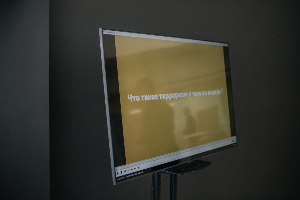 111111 Правоохранитель республиканского МВД рассказал луганским школьникам об опасностях терроризма и экстремизма 111111 Правоохранитель республиканского МВД рассказал луганским школьникам об опасностях терроризма и экстремизма