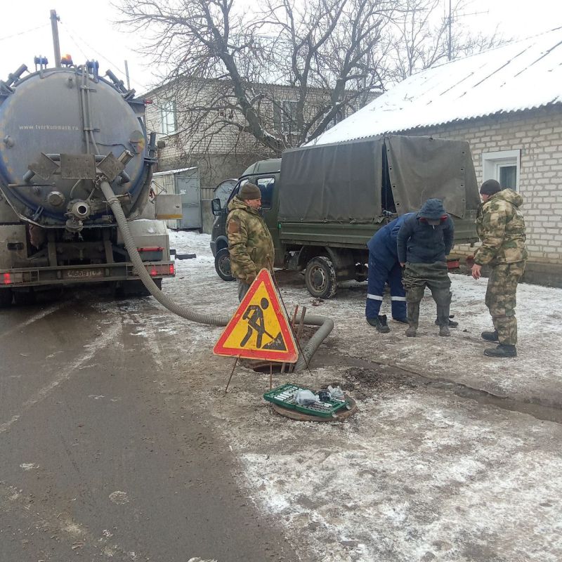 Специалисты аварийной бригады завершили работы по устранению неисправностей в системах водоотведения Специалисты аварийной бригады завершили работы по устранению неисправностей в системах водоотведения