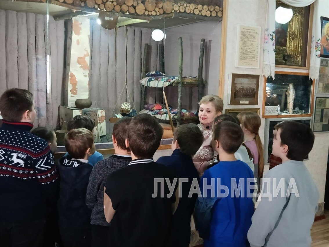 В Кировском историко-художественном музее прошла экскурсия, посвященная истории возникновения округа В Кировском историко-художественном музее прошла экскурсия, посвященная истории возникновения округа