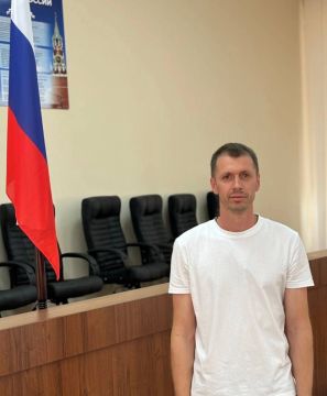 Уважаемые жители!. В пятницу, 23 января, в здании Кругликовского сельского дома культуры по адресу: с.Круглик, ул. Крупской, д. 2б, будет вести прием граждан депутат Совета Лутугинского муниципального округа от партии...