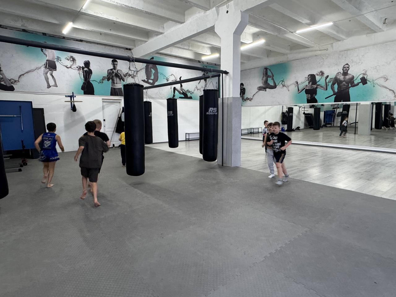 На базе спортивного зала прошла совместная спортивная тренировка На базе спортивного зала прошла совместная спортивная тренировка