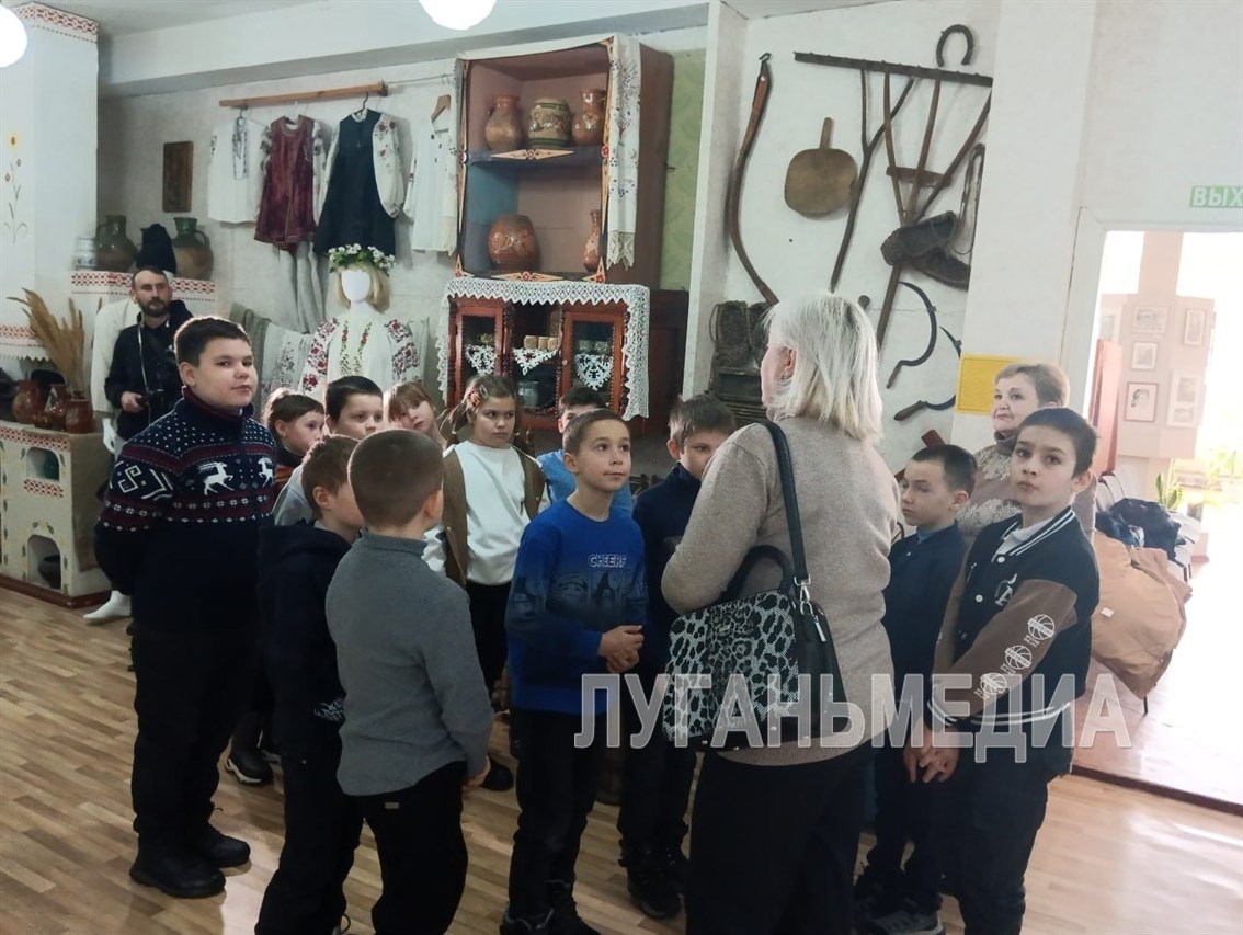 В Кировском историко-художественном музее прошла экскурсия, посвященная истории возникновения округа В Кировском историко-художественном музее прошла экскурсия, посвященная истории возникновения округа