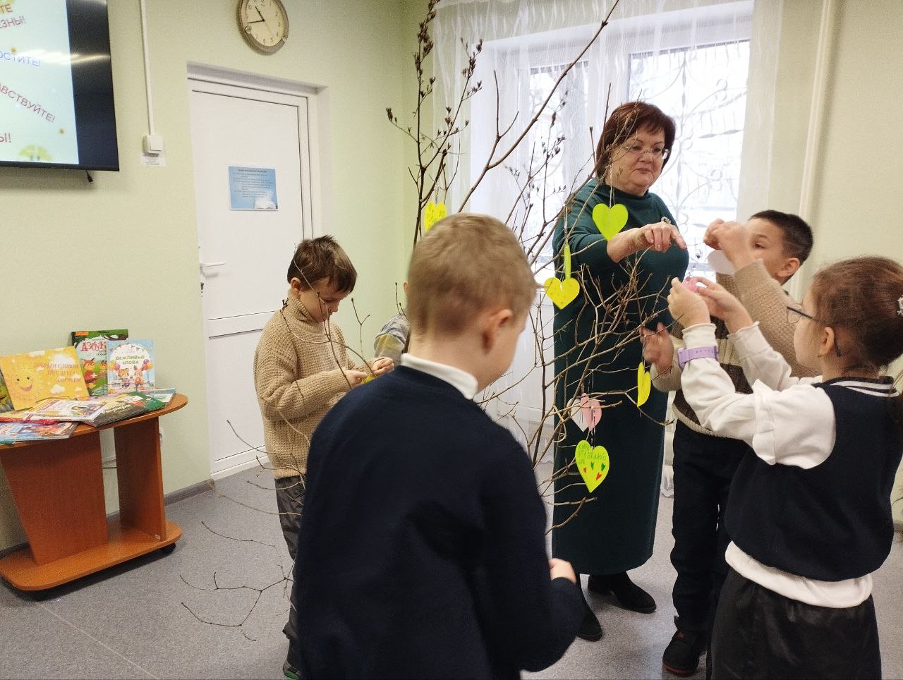 В Централизованной библиотечной системе города Первомайска прошел замечательный праздник, посвященный Международному дню «Спасибо», главными героями которого стали первоклассники Первомайской специализированной средней школы... В Централизованной библиотечной системе города Первомайска прошел замечательный праздник, посвященный Международному дню «Спасибо», главными героями которого стали первоклассники Первомайской специализированной средней школы...