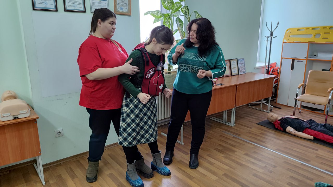 В Школе медицины катастроф начались курсы оказания первой помощи – первые в этом году В Школе медицины катастроф начались курсы оказания первой помощи – первые в этом году