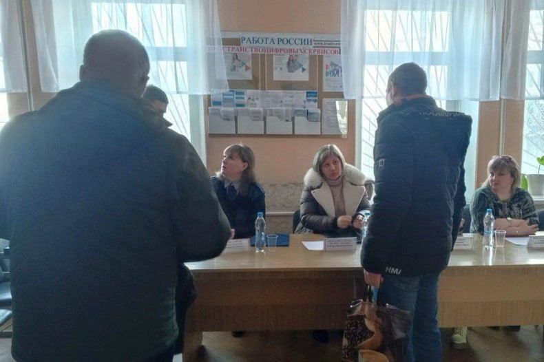 Ярмарка вакансий состоялась в Свердловске Ярмарка вакансий состоялась в Свердловске
