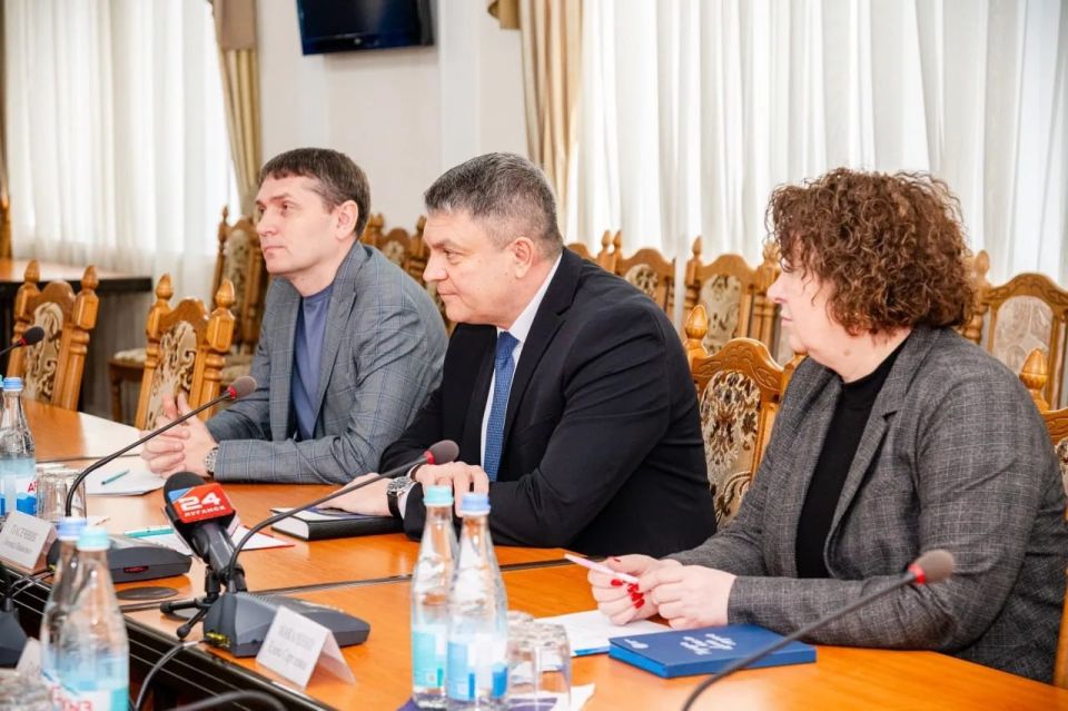 Леонид Пасечник: «Встретился с земляками, которые участвовали в освобождении крупного укрепрайона ВСУ в Донбассе – города Северска» Леонид Пасечник: «Встретился с земляками, которые участвовали в освобождении крупного укрепрайона ВСУ в Донбассе – города Северска»