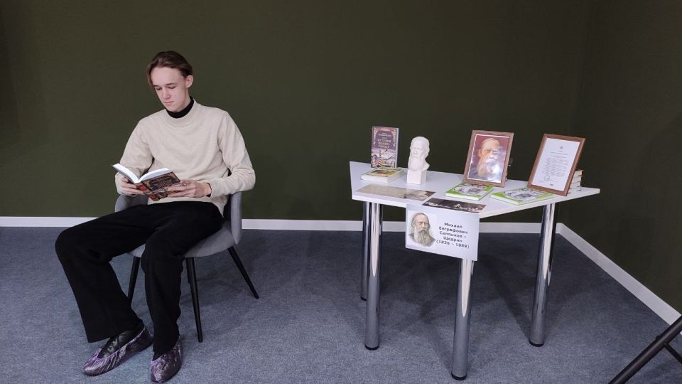 22 января в Перевальской модельной библиотеке «Библиопортал» для учащихся Перевальской гимназии № 1 состоялся литературный час «Мое слово звучало недаром», приуроченный к 200-летию со дня рождения М. Е. Салтыкова-Щедрина... 22 января в Перевальской модельной библиотеке «Библиопортал» для учащихся Перевальской гимназии № 1 состоялся литературный час «Мое слово звучало недаром», приуроченный к 200-летию со дня рождения М. Е. Салтыкова-Щедрина...