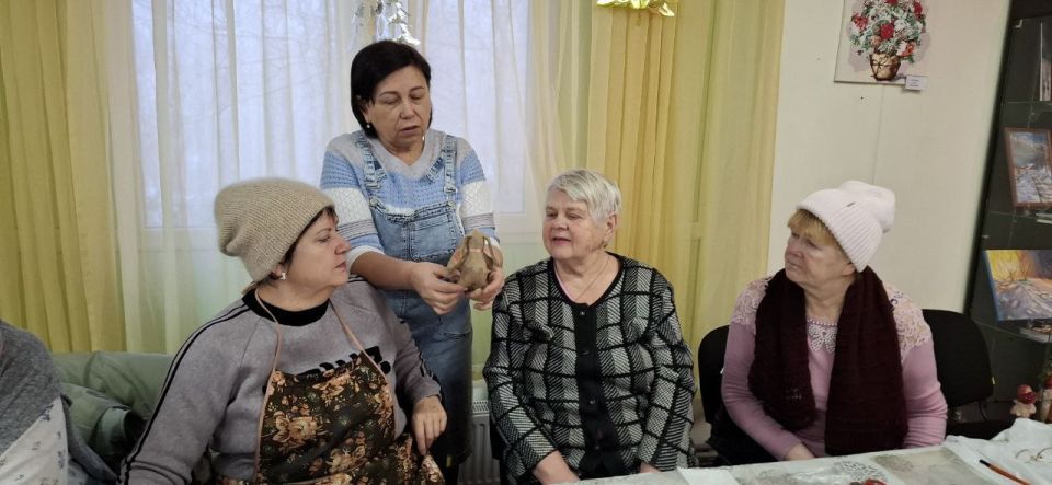 22 января в Краснолучском краеведческом музее состоялся увлекательный мастер-класс по декупажу для слушателей Университета третьего возраста ГУ ЛНР «ККЦСОН» 22 января в Краснолучском краеведческом музее состоялся увлекательный мастер-класс по декупажу для слушателей Университета третьего возраста ГУ ЛНР «ККЦСОН»