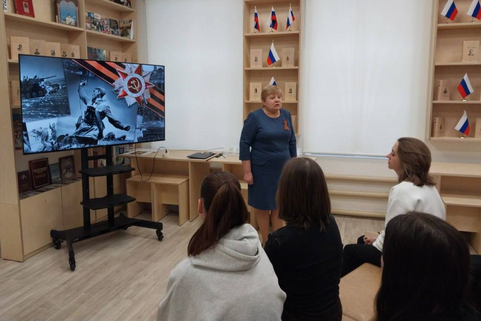 В Старобельске преподавателям и студентам ЛГПУ рассказали о периоде оккупации и об освобождении Старобельщины от немецко-фашистских захватчиков В Старобельске преподавателям и студентам ЛГПУ рассказали о периоде оккупации и об освобождении Старобельщины от немецко-фашистских захватчиков