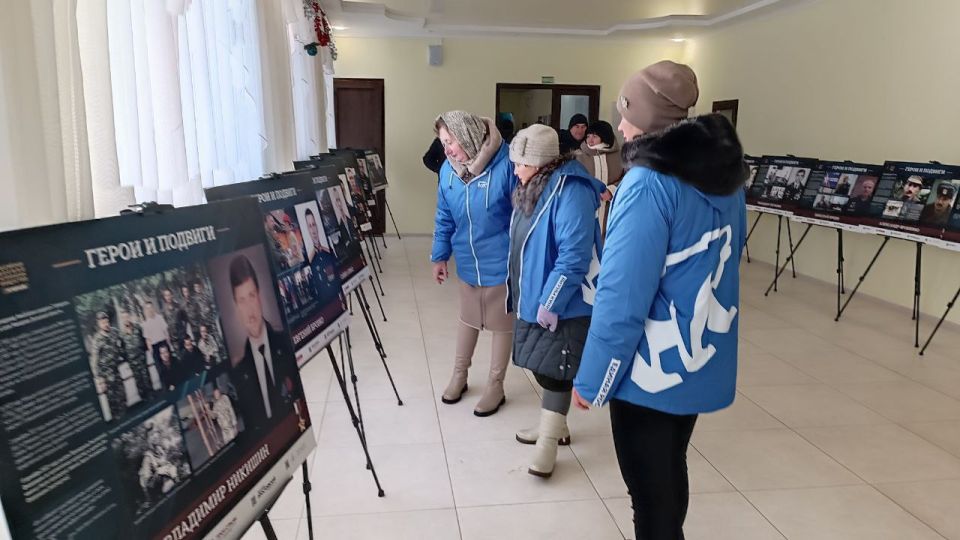 В Меловом и Беловодске в 83-ю годовщину освобождения побывала передвижная выставка «Герои и подвиги: мои земляки – Герои России» В Меловом и Беловодске в 83-ю годовщину освобождения побывала передвижная выставка «Герои и подвиги: мои земляки – Герои России»
