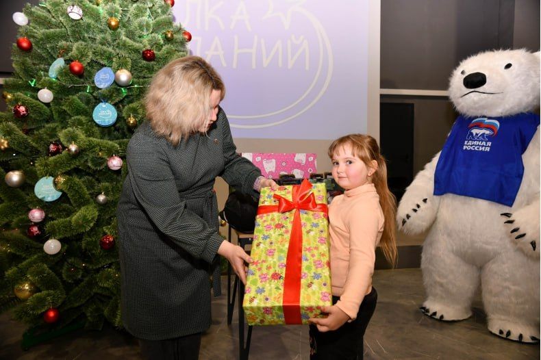 Волшебство своими руками: как «Ёлка желаний» исполняет мечты свердловских детей Волшебство своими руками: как «Ёлка желаний» исполняет мечты свердловских детей