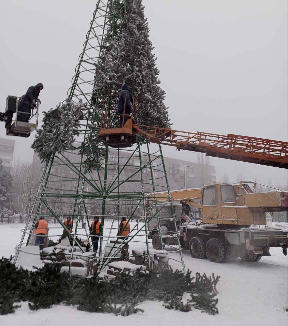 Коммунальными службами проведены работы на территории города Коммунальными службами проведены работы на территории города
