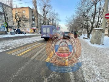 В Луганске сотрудники полиции разбираются в обстоятельствах дорожно-транспортного происшествия, в котором телесные повреждения получил несовершеннолетний пешеход