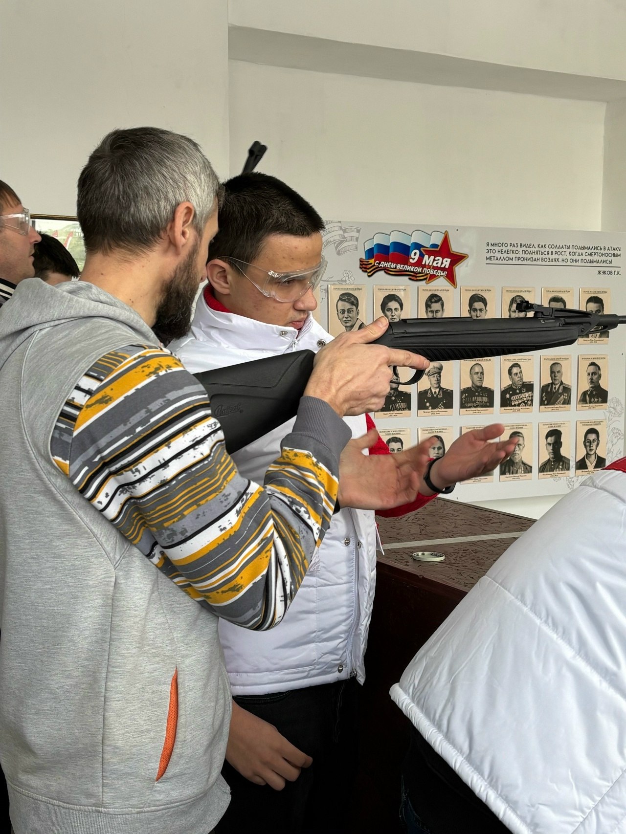 В Ровеньковском технико- экономическом колледже активно работает студенческий тир "СтрелОК"! В Ровеньковском технико- экономическом колледже активно работает студенческий тир "СтрелОК"!